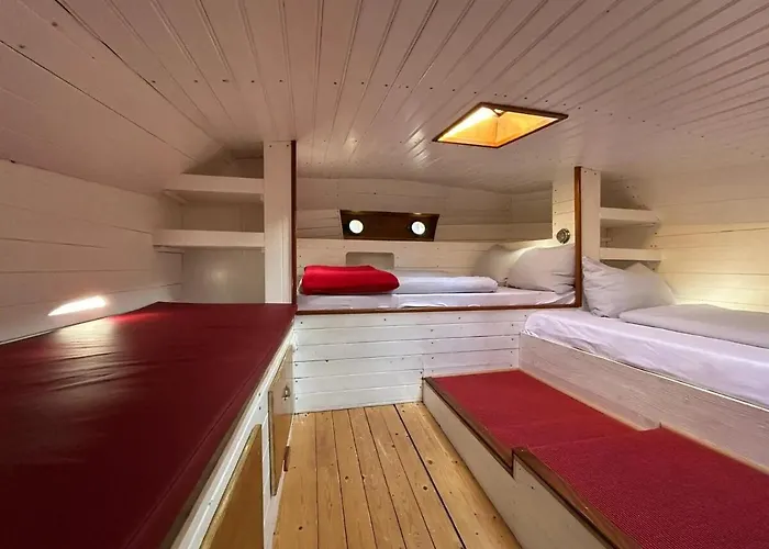 Hausboot Jonathan Hotel na wodzie *